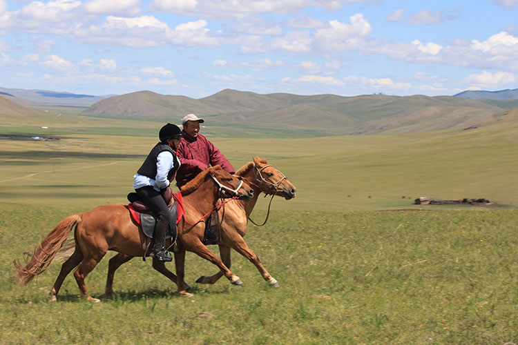 Au galop dans la Vallée de Sant - Randonnée à cheval de luxe Premium en Mongolie